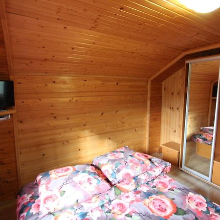 Complex "Shum Lisu" Apartment Tatariv Bagian luar foto
