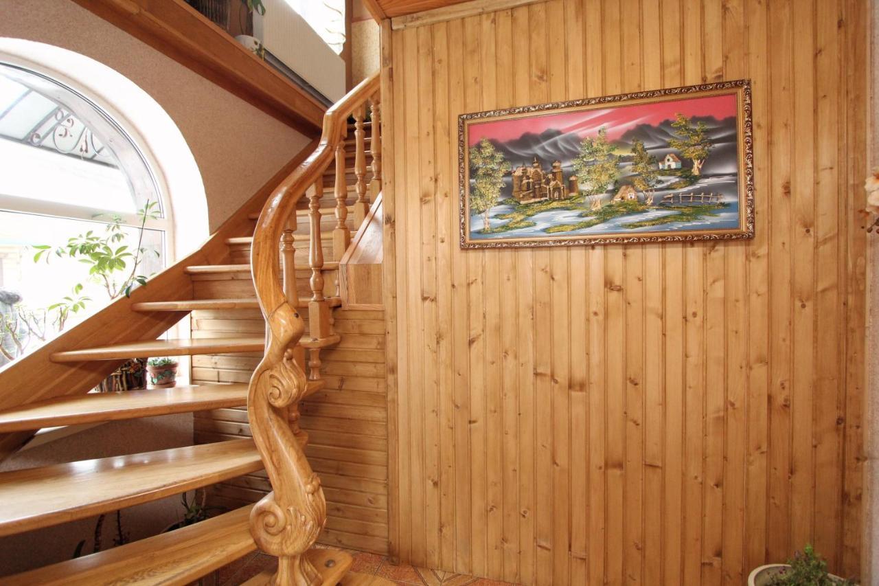 Complex "Shum Lisu" Apartment Tatariv Bagian luar foto