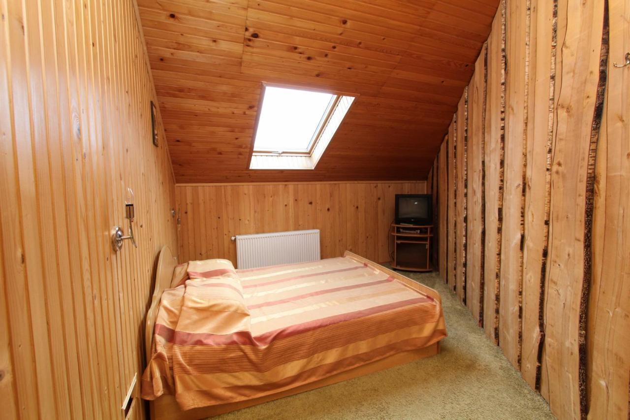 Complex "Shum Lisu" Apartment Tatariv Bagian luar foto