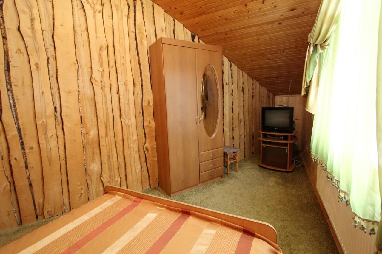Complex "Shum Lisu" Apartment Tatariv Bagian luar foto