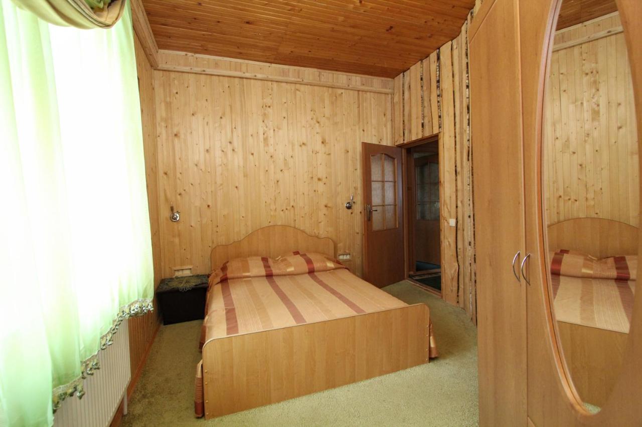 Complex "Shum Lisu" Apartment Tatariv Bagian luar foto