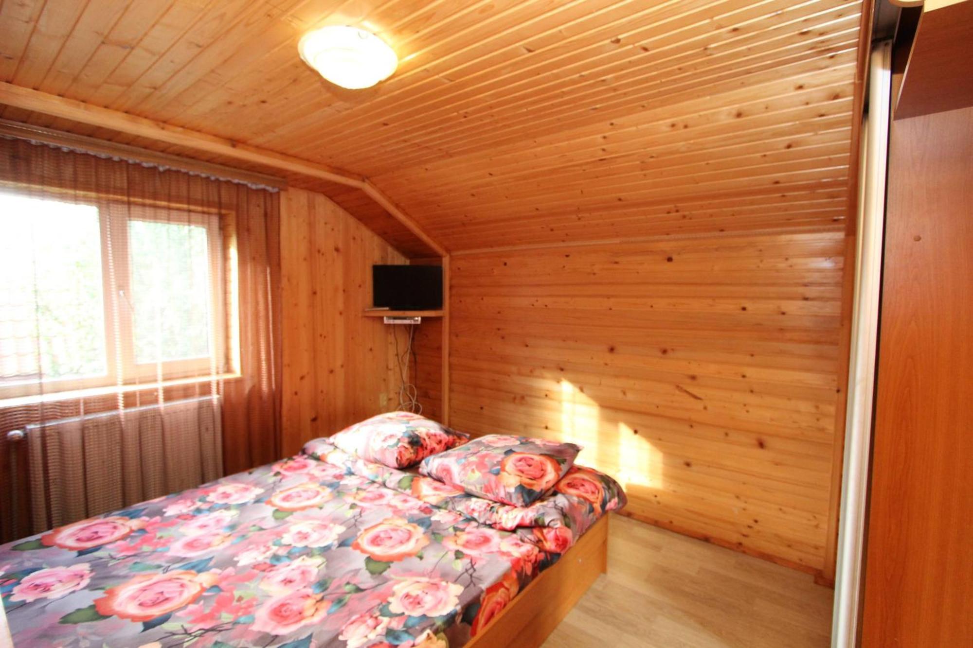 Complex "Shum Lisu" Apartment Tatariv Bagian luar foto